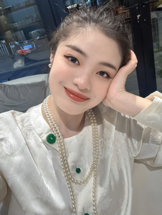 b461220a79138702e1cbcf1011c2854f 单身美女丨晴天