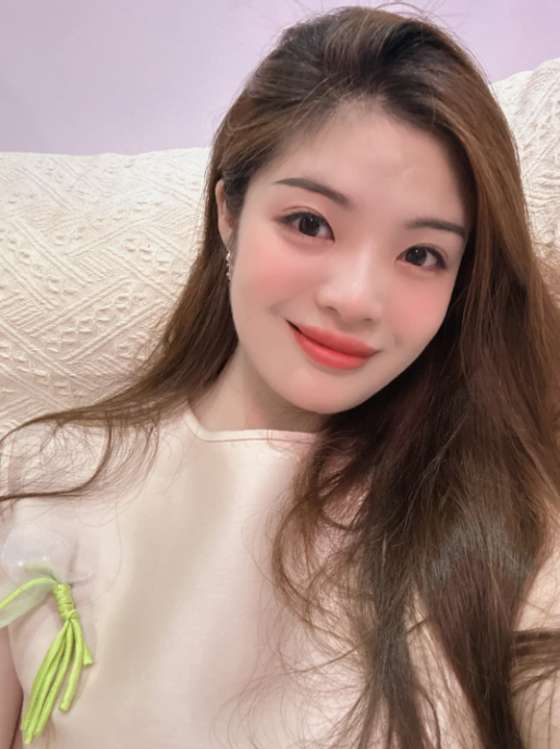 e37aa6f61ab51f6208b2c8795b2e17bb 单身美女丨晴天